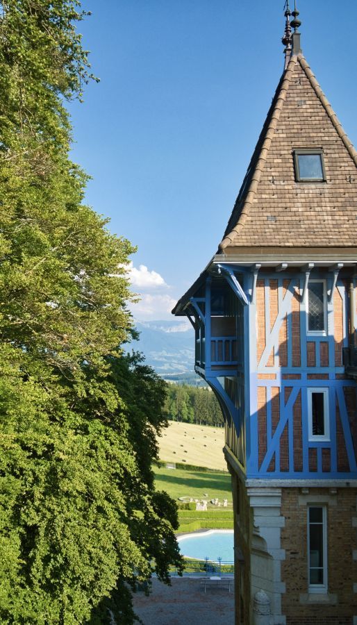 Ch&acirc;teau des Aveni&egrave;res