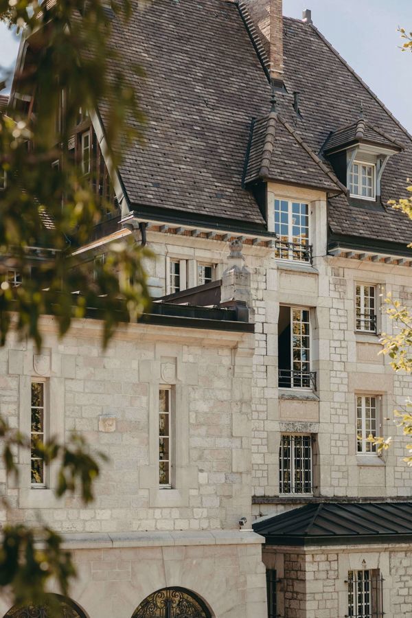 Ch&acirc;teau des Aveni&egrave;res